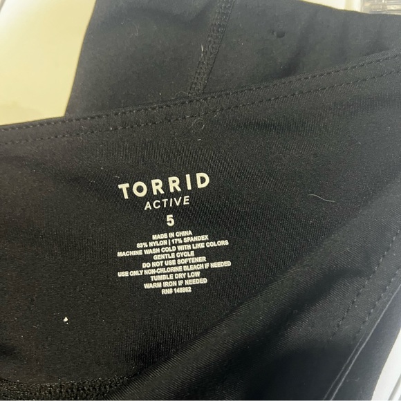 Torrid Leggings High Rise Full-Length Pocket Black Size 5X / 28 Active Workout - Picture 12 of 13